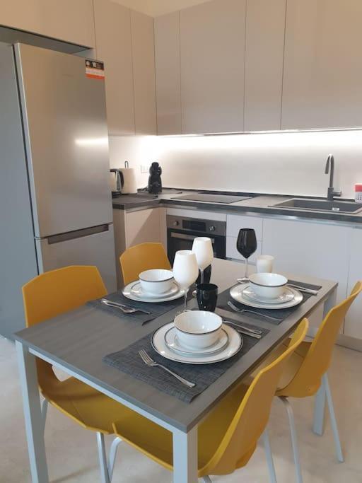 Dimora Di Privacy Fronte Parco E Ospedale Di Monza Apartment Lissone Luaran gambar