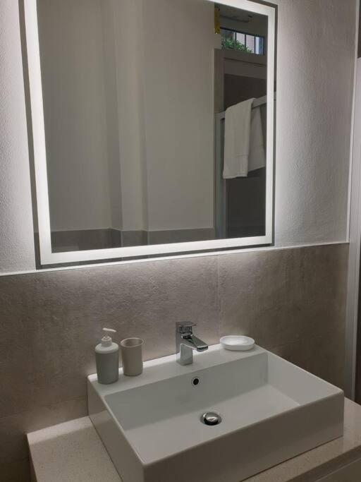Dimora Di Privacy Fronte Parco E Ospedale Di Monza Apartment Lissone Luaran gambar